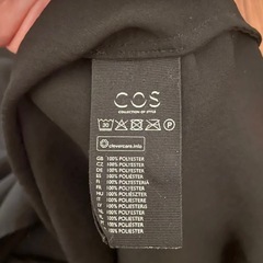 COS  コス　とろみ　長袖ロングシャツ　チュニック　黒　Aライン　 ブラウス  ボタン取れありの画像