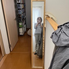 立て掛けタイプの姿見）