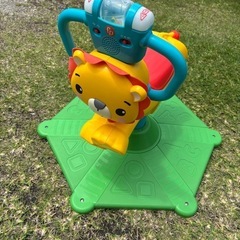 フィッシャープライスのバウンス＆スピンライオンの乗用玩具