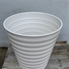 植木鉢　プラスチック　穴あり　軽量 高さ30㎝、直径30㎝ 【お...