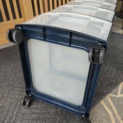コマ付き収納ボックスの画像