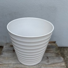 植木鉢　プラスチック　穴あり　軽量 高さ28㎝、直径30㎝ 【お...