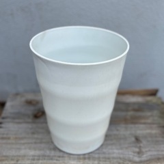 植木鉢　プラスチック　穴あり　軽量 高さ27㎝、直径20㎝ 【お...