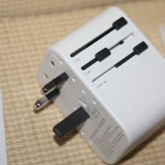 全世界対応 コンセントマルチ変換プラグ PD対応USB-A/Cポートあり 未使用品の画像