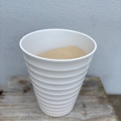 植木鉢　陶器　素焼き　穴あり　重量あり　高さ約30㎝、直径約24...