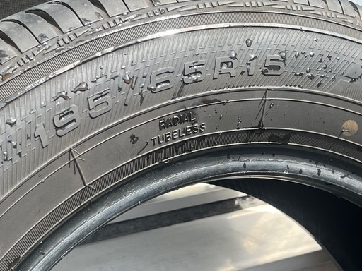 走行3000キロのみ／GOODYEAR DURAGRIP 195/65/R15 の４本セット