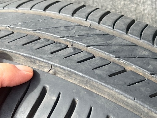 走行3000キロのみ／GOODYEAR DURAGRIP 195/65/R15 の４本セット