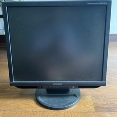 ジャンク品　パソコンディスプレイと昔のマウス