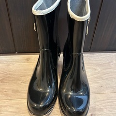 黒色レインブーツ23cmの画像