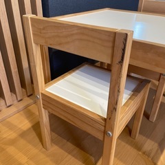 IKEA レット  子ども用テーブル イス2脚セットの画像