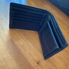 GUESS 財布の画像