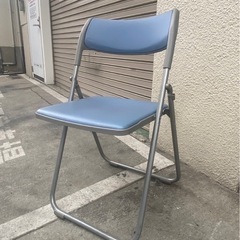A542♠️オカムラ オリタタミイス ブルー「8166ZZ P652」折りたたみイスの画像
