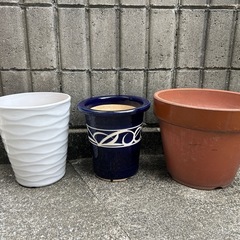 植木鉢　各200円