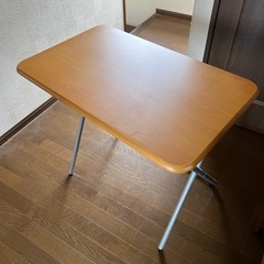 折りたたみ机