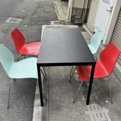 A588♻️ダイニングセット🉐「IKEA TARENDO テーブル」「カルテル マウイチェア4脚」の画像