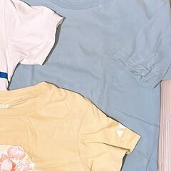 ユニクロ　カットソー　Tシャツ　パーカー　など　サイズ120cm中心　5着の画像
