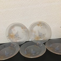 花柄の半透明皿