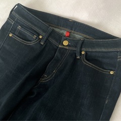 【美品】ユニクロ UNIQLO UJ スキニーフィットストレートデニム ジーンズ 25の画像