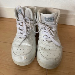 MAD ホワイト ハイカットスニーカー　23㎝