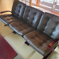 FUJI FURNITURE ビンテージ　3Pソファー
