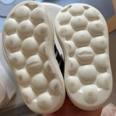 adidas スニーカー子供の画像