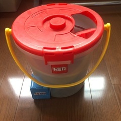 トミカ　ぐるぐるバケツ