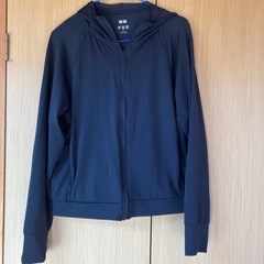 【決まりました】ユニクロ　エアリズムUVカットパーカー