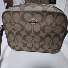定価4万　ほぼ未使用　本日限定　coachショルダーバッグ