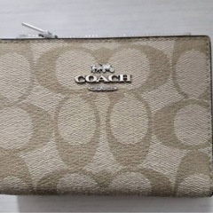 定価3万　ほぼ未使用　coach 財布