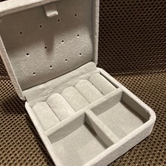 ダイソー、ミニジュエリーケースあげます