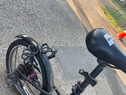 これは、ハマー(HUMMER)の折りたたみ自転車、FDB206 TANK-Gです。20インチの太いタイヤを装着し、シマノ製6段変速機を