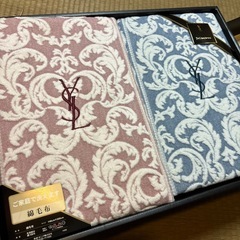 【決定しました】
イブサンローラン　綿毛布　2セット
