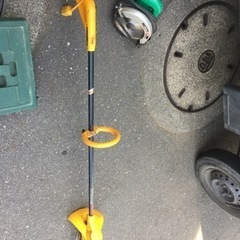 電動草刈り機