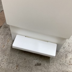 万代店 両開きペール ホワイト ダストボックス ゴミ箱②の画像