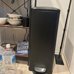ゴミ箱の画像
