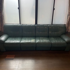 【無料&先着順】レザーor合皮　ソファ グリーン  の画像