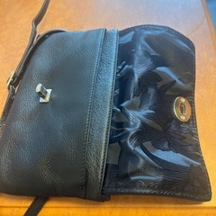 レザーショルダーバッグ