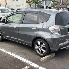 極上！平成25年 フィットハイブリッド 車検残りあり シートヒーターの画像