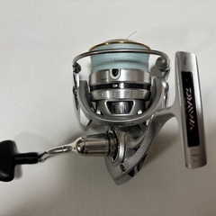 スピニングリール　DAIWA CALDIA 3000