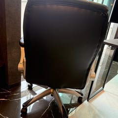 オフィスコム　社長椅子　デスクチェア　②