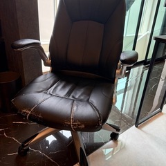 オフィスコム　社長椅子　デスクチェア　②