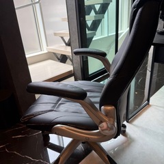 オフィスコム　社長椅子　デスクチェア　②の画像