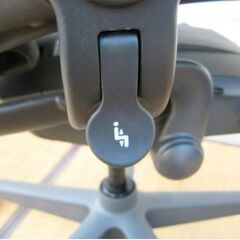 【 美品 】ハーマンミラー　アーロンチェア リマスタード ライト AER1B22PWZSSG1G1G1BBBK23103　動作良好　HermanMiller　オフィスチェアの画像