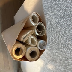 壁紙　リフォームの余り6本と新品1本