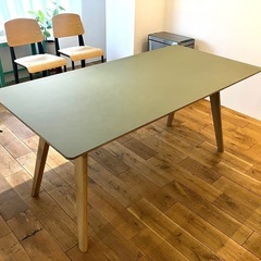 ダイニングテーブル