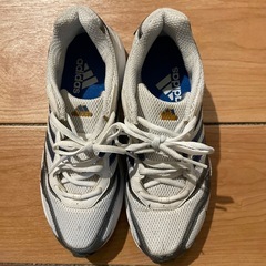 スニーカー