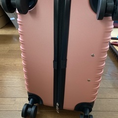 キャリーバッグ　旅行カバン　サーモンピンクの画像