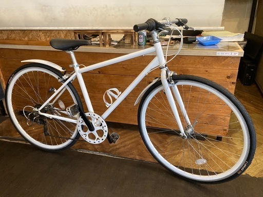 【前後タイヤ・チューブ新品！】6段変速　700×28cクロスバイク　ホワイト