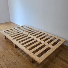 ベッドフレーム　セミダブルの画像
