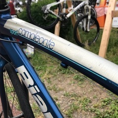 通勤通学にもおすすめのクロスバイク リユースクロスバイク ビアンキ カメレオンテ 3 サイズ47cm ネイビーの画像